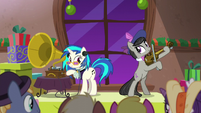 DJ Pon-3 and Octavia making old-timey music S6E8