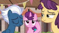 Night Glider and Sugar Belle looking disoriented S6E25