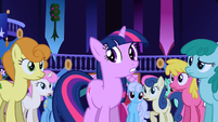 Popular background ponies staring at Twilight S01E01