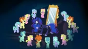 Princesa Luna rodeada de ponis del sueño T7E10