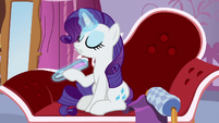 Rarity filing her hooves S6E22