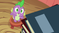 Spike 'How are you supposed to read' S3E09