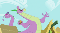 Spike triumphantly roars after abducting Rarity S2E10