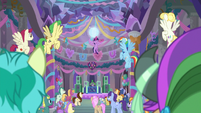 Twilight addressing the ball attendees S9E7