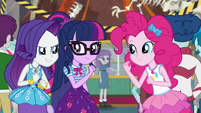 Twilight and Rarity ready to help Pinkie EGDS1