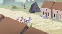 Twilight and friends are let out again S5E2