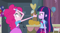 Twilight talking with Pinkie EG