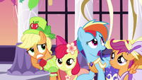 Applejack and friends feeling awkward S5E7