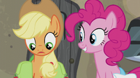 Applejack thoroughly confused S5E20
