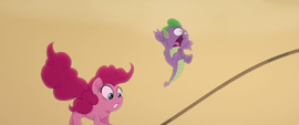 Pinkie Pie shaking the anchoring rope MLPTM