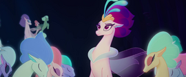 Queen Novo smiling up at her daughter MLPTM