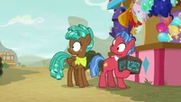 Spur and Biscuit notice the Crusaders are gone S9E22