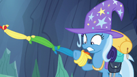 Trixie's handkerchief binds stretching longer S6E26