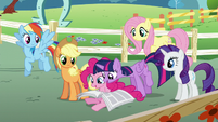 Twilight "take a look on the back" S5E19