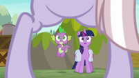 Dusty lands before Twilight and Spike S9E5