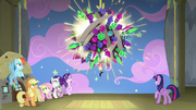 Giant ball of fireworks hangs over the stage S8E7