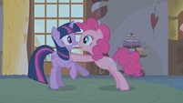 Pinkie warns Twilight about Zecora S1E09