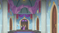 Rainbow Dash leaves to check back door S8E16