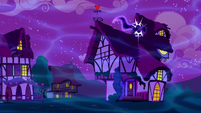 Tantabus phases into a dream house S5E13
