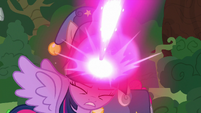 Twilight Sparkle defending Star Swirl S7E26