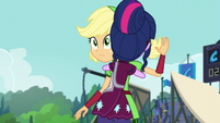 Twilight hugging Applejack EG3