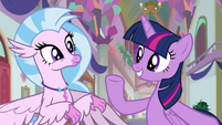 Twilight offering a hoof to Silverstream S8E2