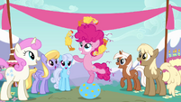 Filly Pinkie Pie juggling rubber chickens S4E12