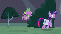 Spike sighs as he and Twi go to the library S9E5