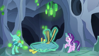 Starlight Changeling hits changelings with swatter S7E1