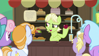 Young Granny Smith selling apples S7E13