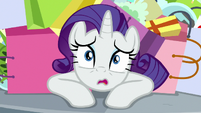 Rarity looks distressed at Spike and Gabby S9E19