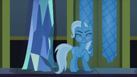 Trixie holding her breath S6E25