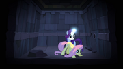 640px-Rarity's horn glowing S04E03