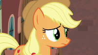 Applejack listening to Rarity S5E16