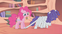 Pinkie Pie Stepping On Rarity's Hair S01E09