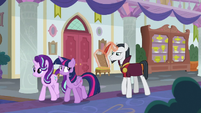 Twilight and Starlight lead Neighsay through school S8E1