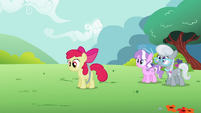Apple Bloom continues using her hoop S2E06