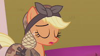 Applejack sighing heavily S5E25