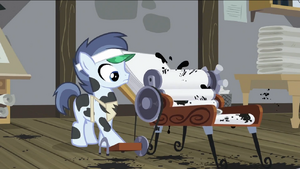 Colt operating the machine S2E23.png