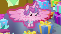 Flurry Heart looking at her many presents S7E3