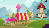 Pinkie races in high speed S5E19