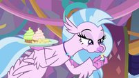 Silverstream wiggling her eyebrows S9E7