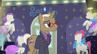 Bracer Britches enters Rarity For You S8E4