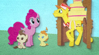 Pinkie Pie observing Mr. Cake BFHHS2