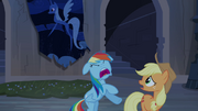 Rainbow Dash and Applejack "run!" S4E03