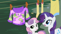 Sweetie Belle and Rarity observing the sweater S2E5