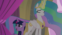 Twilight excited as Celestia raises the sun S8E7