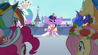 Twilight waves her friends over S03E13