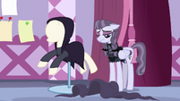 Inky Rose discouraged by Applejack's words S7E9
