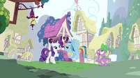 Rarity & Rainbow Dash hanging out S3E11